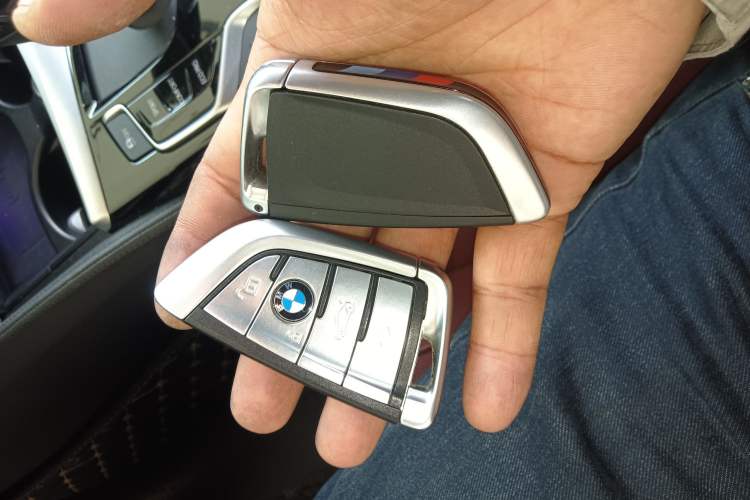 Used BMW 5 Series 2020 530Li Luxury Edition M Sport Package Vehicle Key