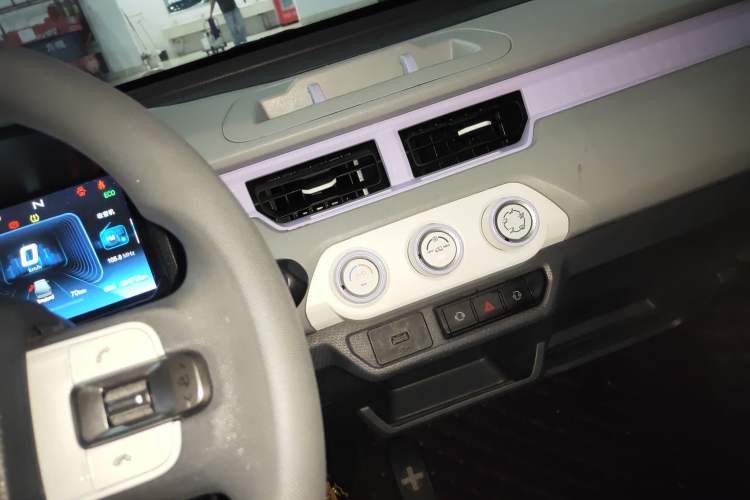 Used Chery QQ Ice Cream 2022 170km Sundae Phosphate Lithium-Ion