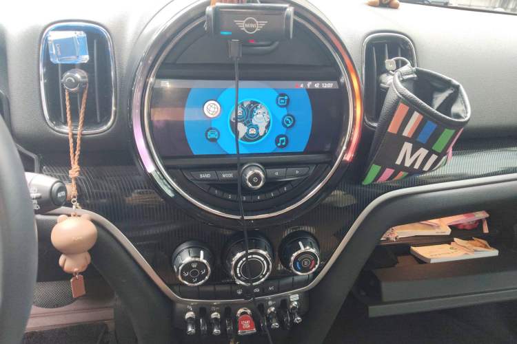 Used MINI Countryman 2019 1.5T COOPER ALL4 Artist Weekend Travel Edition
