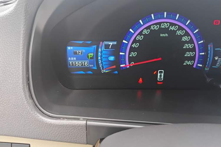 Used BYD M6 2015 2.4L Automatic Prestige Edition