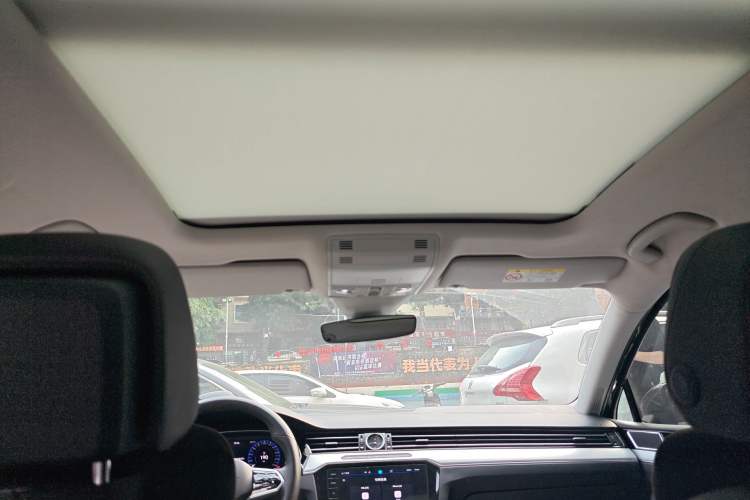 Used Volkswagen Magotan 2023 2 Million Units Commemorative Edition 330TSI DSG Luxury Version Headliner