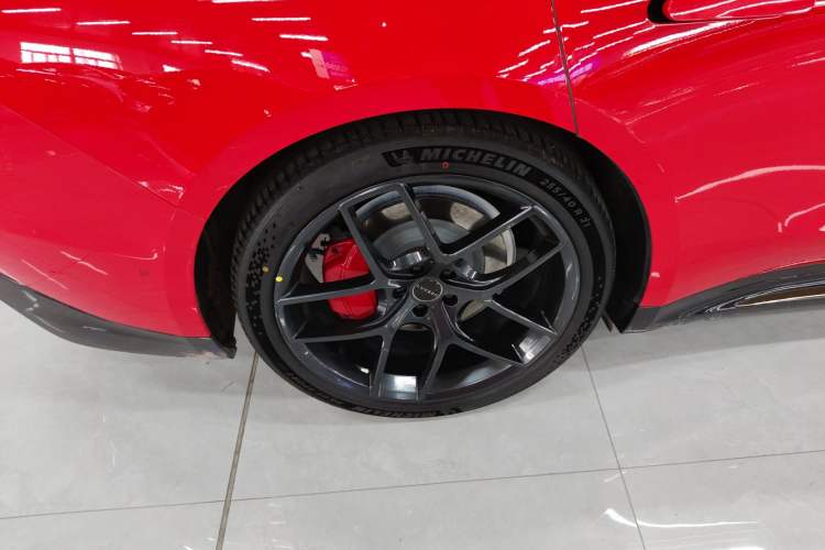 Used Hima Luxeed S7 2024 Ultra Four-Wheel Drive Flagship Edition Right Rear Wheel Hub