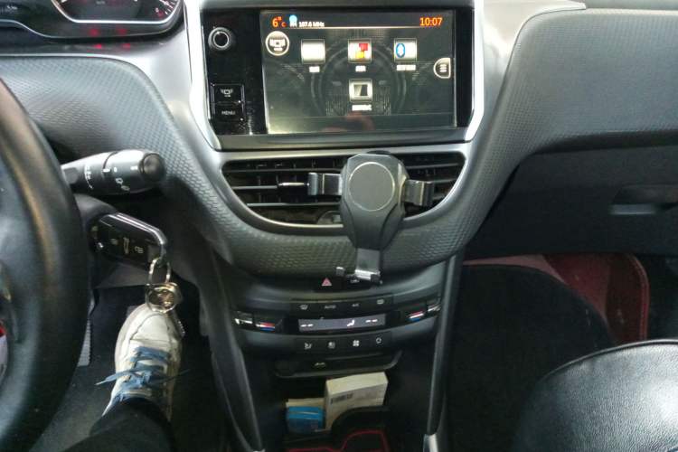 Used Peugeot 2008 2014 1.6L Manual Fashion Edition
