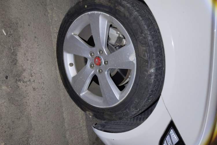 Used Jaguar XFL 2020 XFL 2.0T P200 Two-Wheel-Drive Elite Edition Right Front Wheel Hub