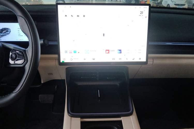 Used Lynk & Co 07 2024 EM-P 126 Long-Range Halo