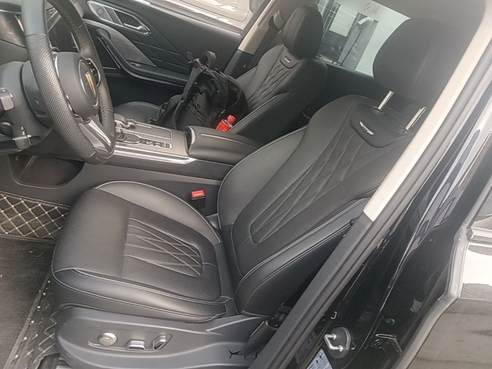 Hongqi HS7 PHEV 2024 2.0T PHEV Four-Wheel Drive Flagship Edition 6 Seats — снимка 17