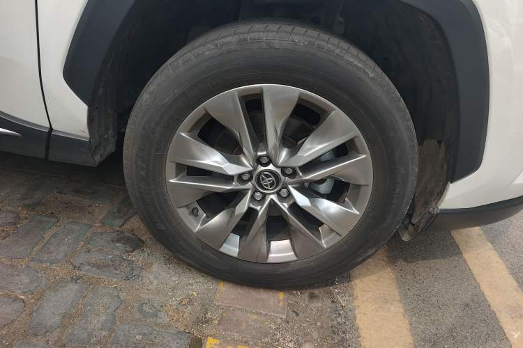 Used Toyota Wildlander 2023 2.0L CVT Two-Wheel Drive Urban Edition Right Front Wheel Hub