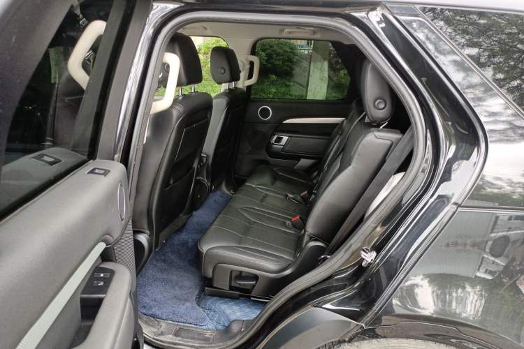 Used Land Rover Discovery 2020 3.0 SC V6 30th Anniversary Special Edition Left Rear Seat