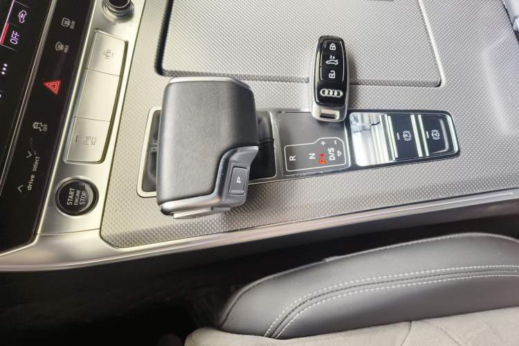 Used Audi A6L 2024 40 TFSI Luxury Dynamic Edition Gear Lever