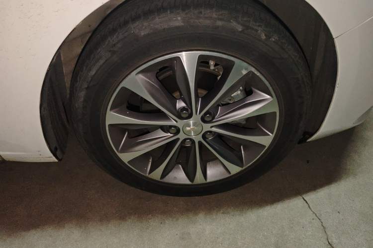 Used Chevrolet Monza 2022 320 Automatic Enjoyment Sunroof Version Right Front Wheel Hub