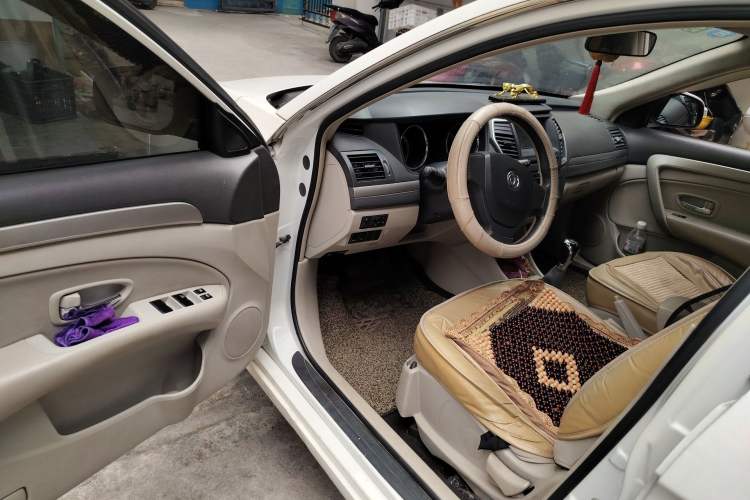 Used Dongfeng Aeolus A60 2016 1.5L Manual Luxury Model
