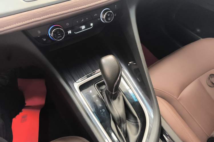 Used Buick GL6 2019 18T 6-Seater Connected Luxury Version China VI Standard Gear Lever