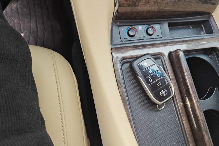 Used Toyota Alphard 2021 Dual-Engine 2.5L Prestige Edition