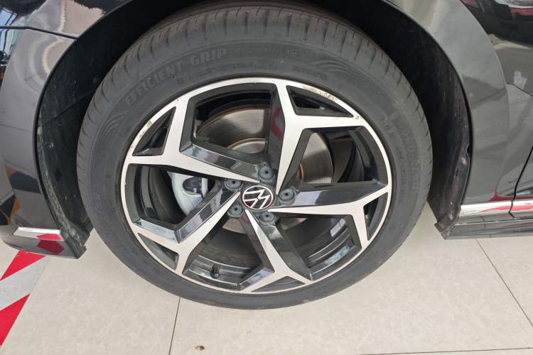 Used Volkswagen Magotan 2023 2 Million Units Limited Edition 330TSI DSG Leading Version