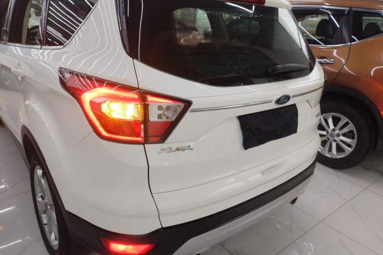 Used Ford Kuga 2017 EcoBoost 180 Two-Wheel-Drive Platinum Edition