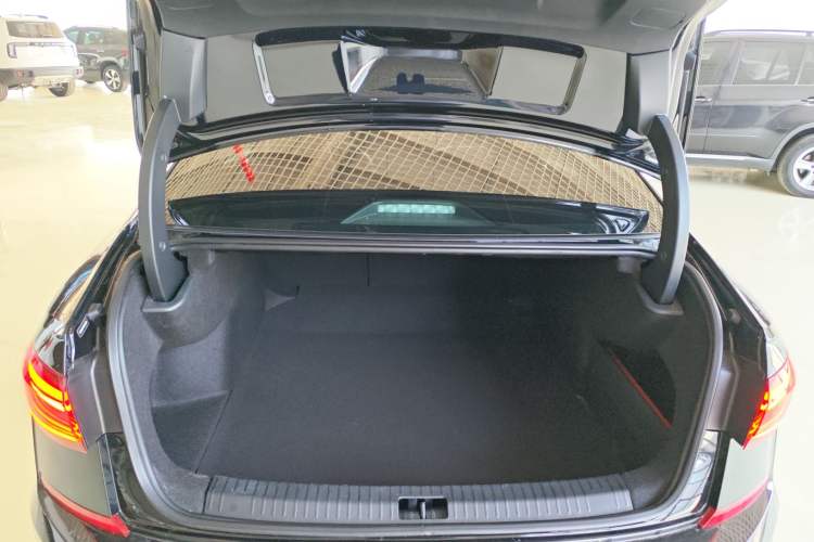 Used Volkswagen Passat 2023 280TSI Business Edition Trunk