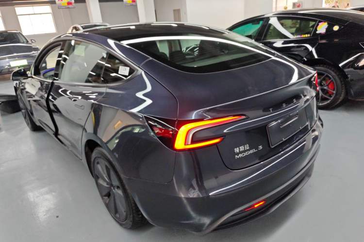 Used Tesla Model 3 2025 Rear-Wheel-Drive Version
