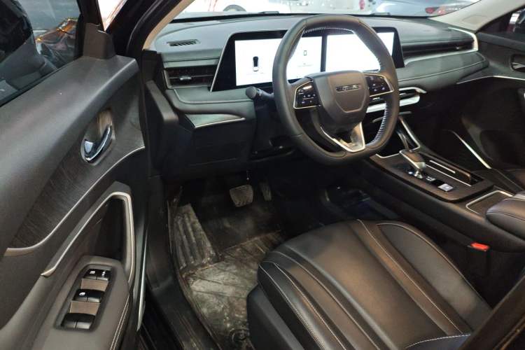 Used Venucia V 2023 260T Idol Edition Pro