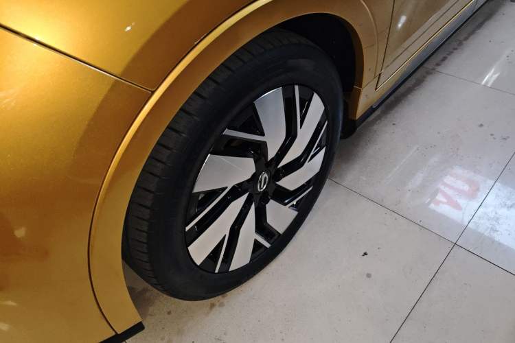 Used AION Trumpchi GE3 2018 530 Internet Premium Edition Left Front Wheel Hub