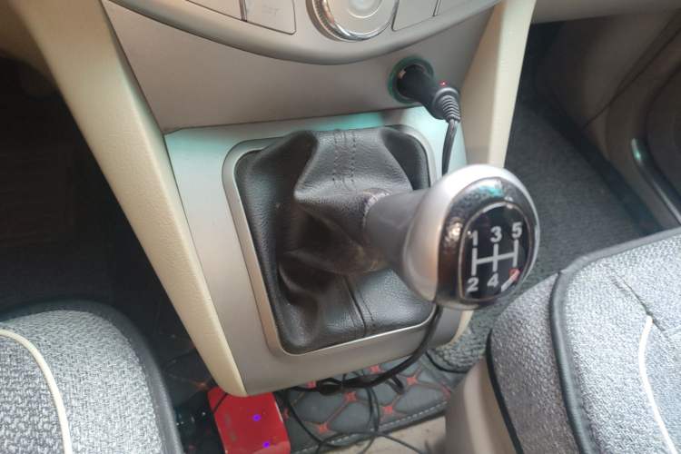 Used BYD S6 2014 2.0L Manual Luxury 5-Seater