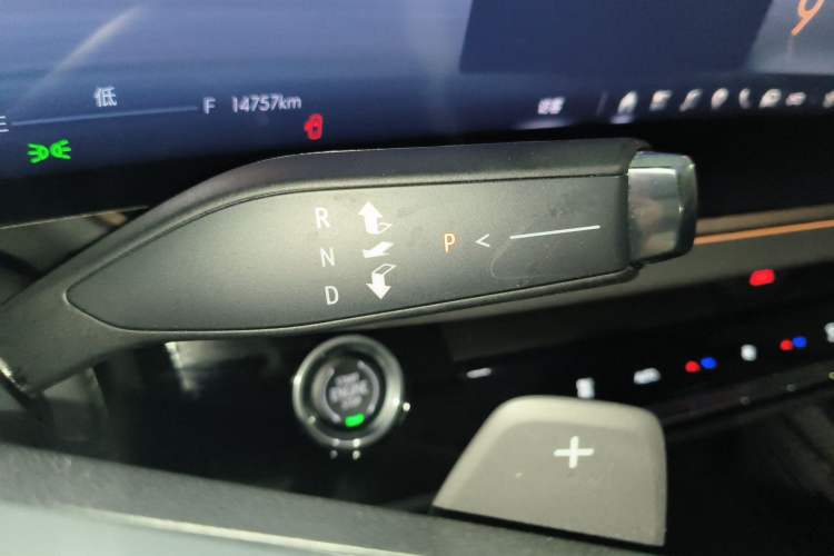 Used Buick Envision 2024 Encore S 25T Ignite Black Style Edition Gear Lever