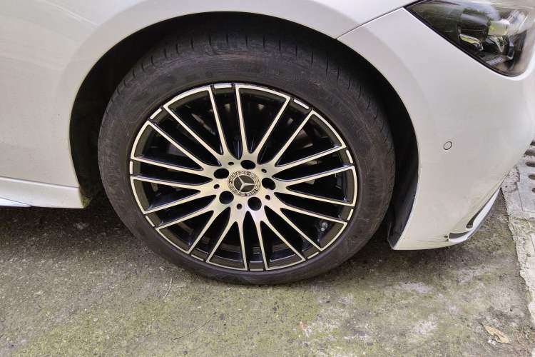 Used Mercedes-Benz C-Class 2023 Restyled C 260 L Sport Edition Right Front Wheel Hub