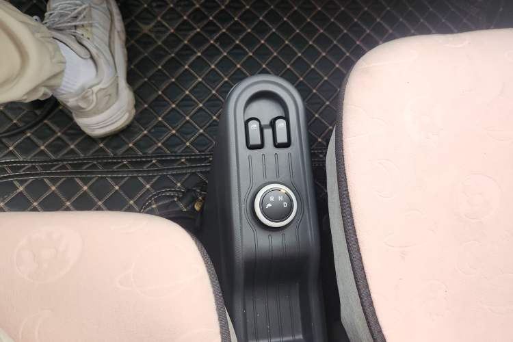 Used Wuling Hongguang MINIEV 2022 Macaron Premium Model – Lithium Iron Phosphate