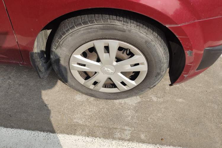 Used Chevrolet Aveo Sonic 2011 Sedan 1.4L MT SL