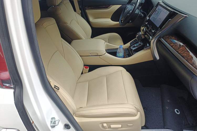 Used Toyota Alphard 2020 Dual-Engine 2.5L Luxury Edition Right Front Seat