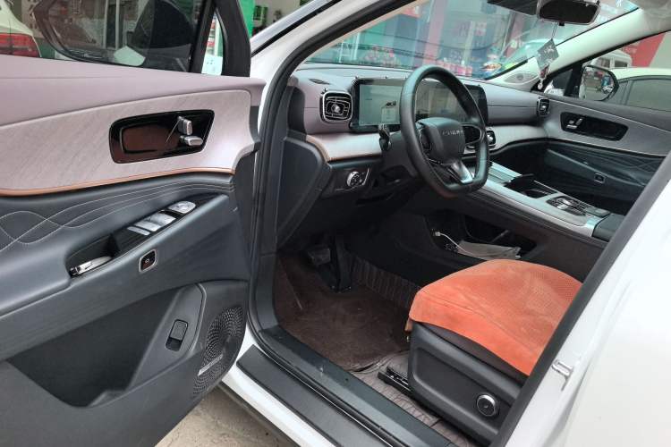 Used Chery Tiggo 9 C-DM 2025 1.5T 106KM Ultra-Comfort Version 7 Seats Lithium Iron Phosphate
