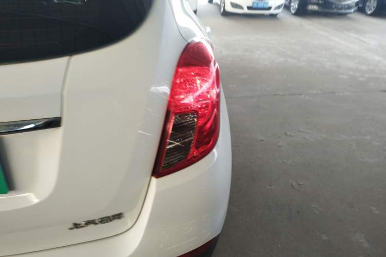 Used Buick Encore 2016 18T Automatic Two-Wheel Drive Urban Leading Edition