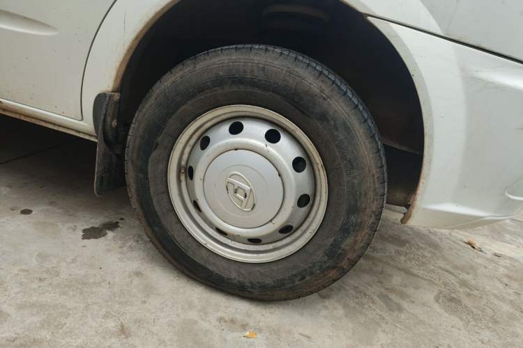 Used SAIC MAXUS Xintu V80 2021 2.0T Manual Classic Aoyuntong Long Wheelbase Mid-Roof 6/7/8/9-Seater