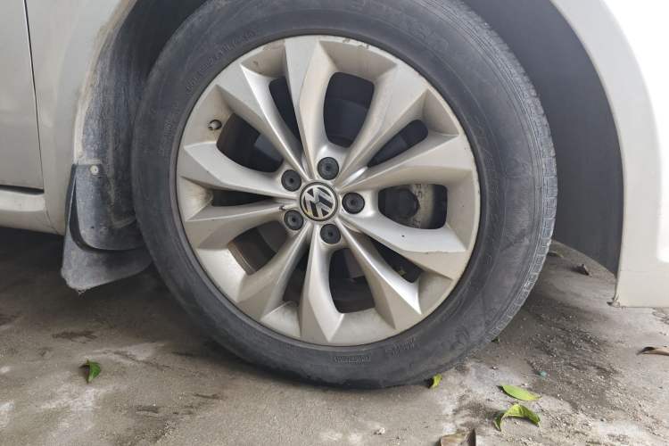 Used Volkswagen Lavida 2011 1.6L Automatic Pinxuan Edition
