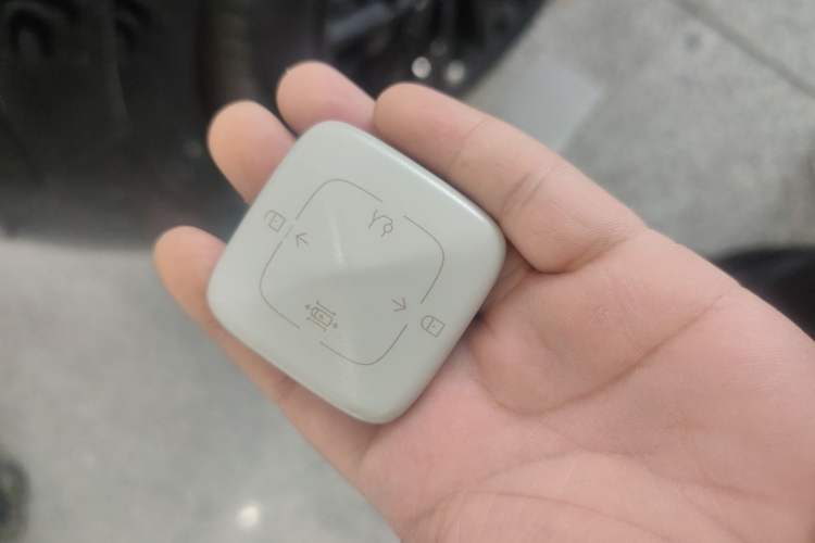 Used Zeekr 7X 2025 100 kWh Long-Range Rear-Wheel Drive with Intelligent Driving Features Vehicle Key