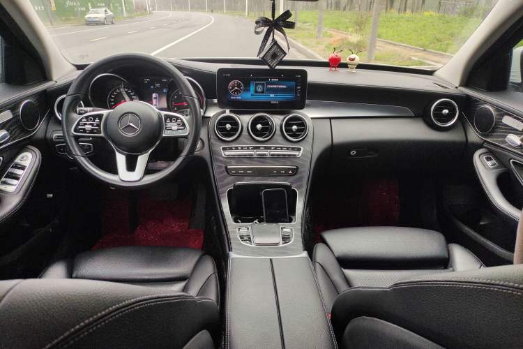 Used Mercedes-Benz C-Class 2019 C 260 L Sport Edition Center Console