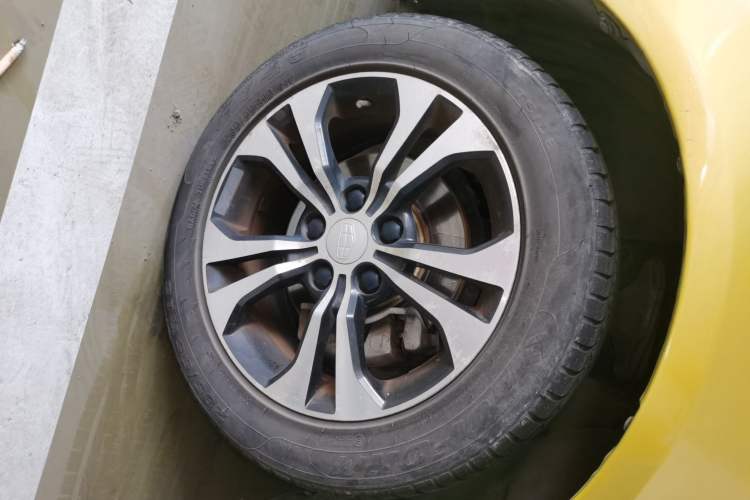 Used Geely Auto Emgrand 2014 Hatchback 1.5L Manual Elite Model Right Front Wheel Hub