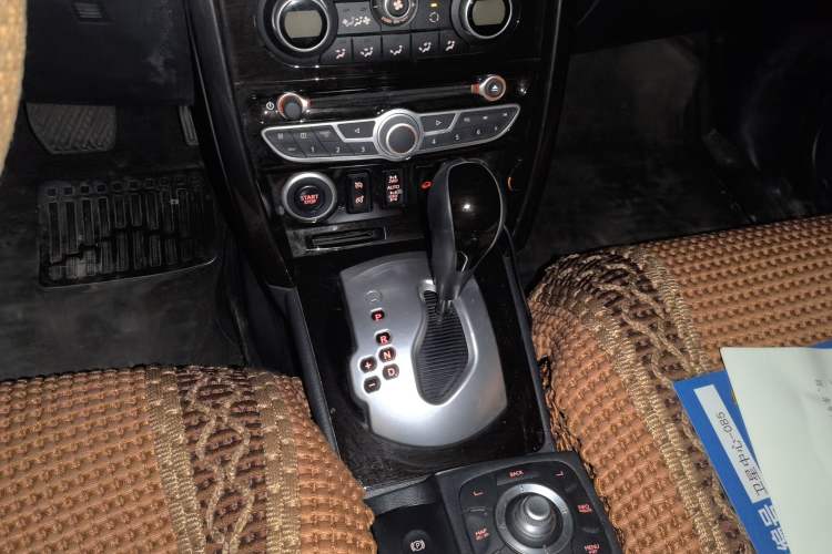 Used Renault Koleos 2012 2.5L 4x4 Comfort Edition with Navigation
