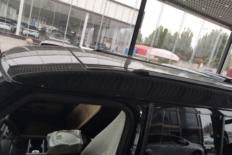 Used Land Rover Defender 2025 110 3.0T P400 – Dynamic HSE