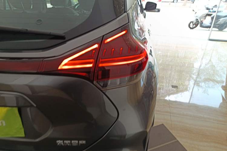 Used Nissan Kicks 2022 1.5L CVT XV Luxury Edition Right Rear Taillight