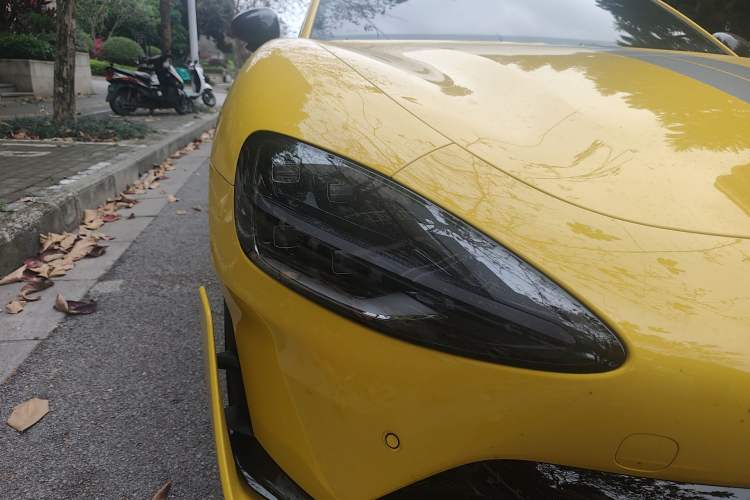 Used Xiaomi Auto SU7 Ultra 2025 Ultra Model Right Front Headlight