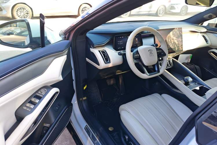 Used BYD Song L EV 2025 662 km Advanced Intelligent Driving Version
