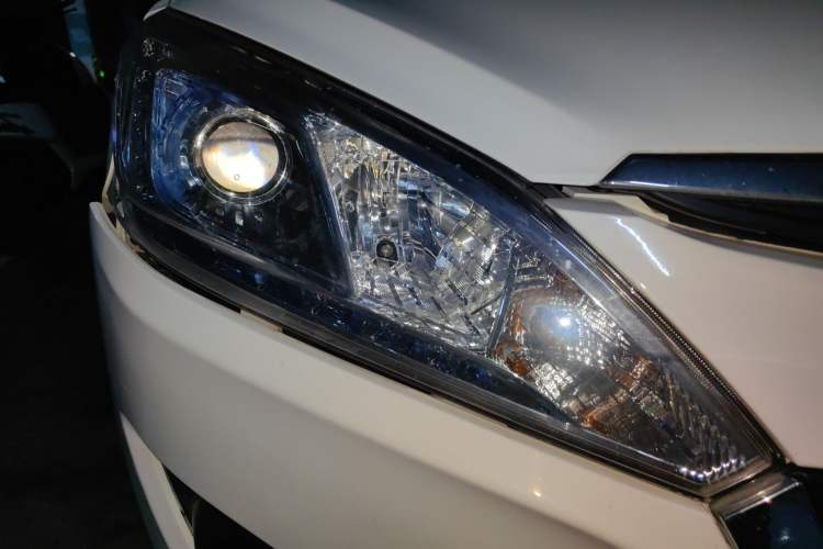 Used Luxgen U6 SUV 2015 1.8T New Innovation Upgrade Right Front Headlight