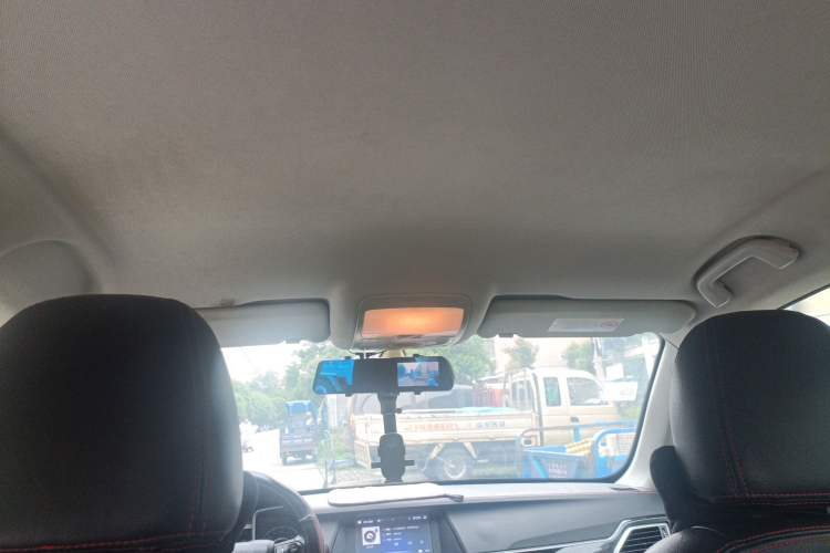 Used Zotye Domy X5 2015 1.5T Manual Luxury Version China IV Standard Headliner