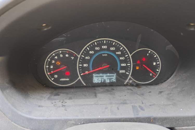 Used Wuling Rongguang V 2015 1.2L Base Version
