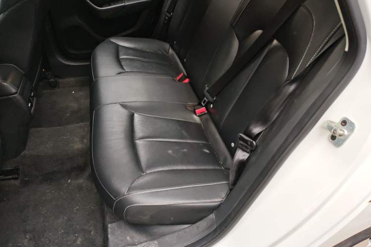 Used Roewe i6 New Energy 2017 45T Hybrid Connect & Smart Enjoyment Edition
