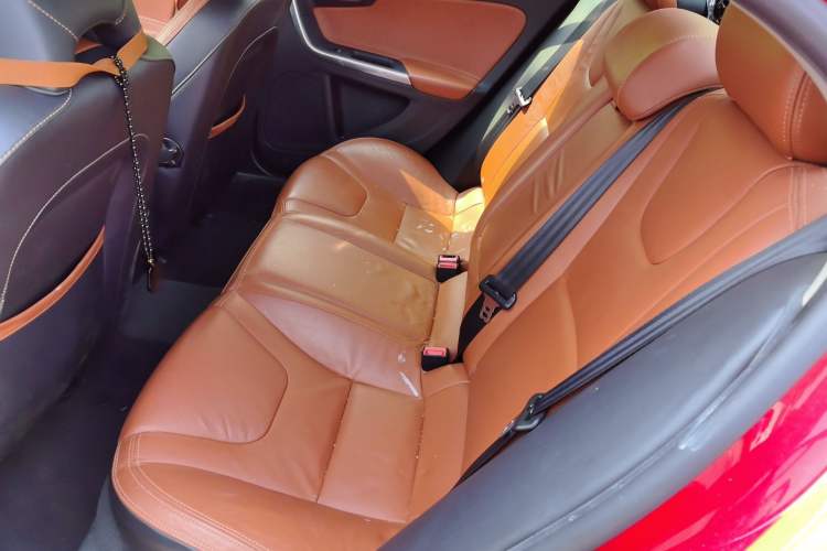 Used Volvo S60 2013 T5 Zhiya Edition
