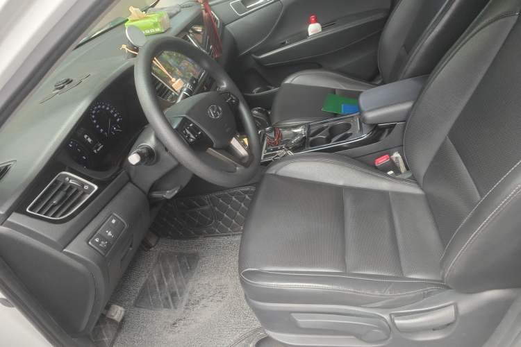 Used Hyundai Mistra 2014 1.8L Automatic Smart GLS
