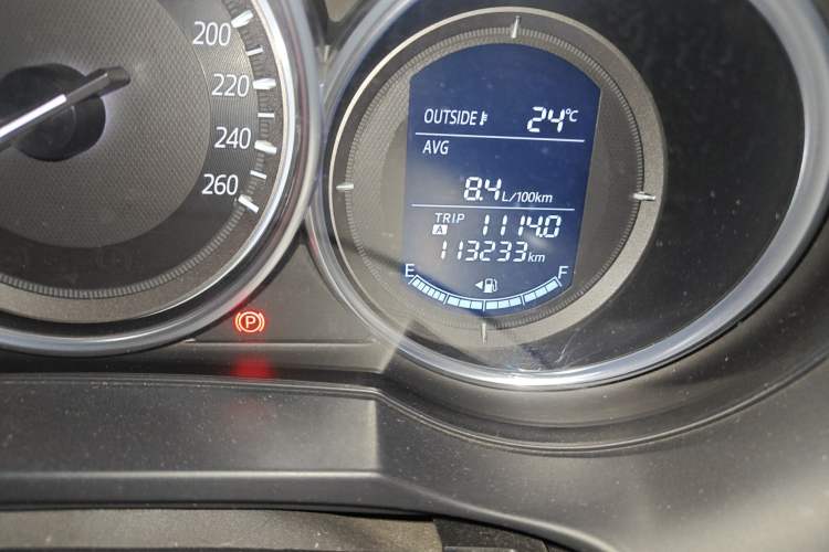 Used Mazda Atenza 2017 2.5L Skyactiv Sport Edition Odometer Close Up