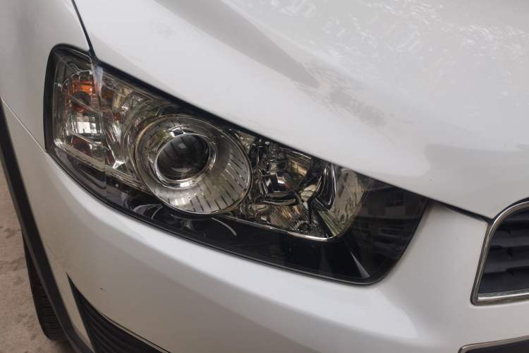 Used Chevrolet Captiva 2015 2.4L 4x4 Flagship Edition 7-Seater Right Front Headlight
