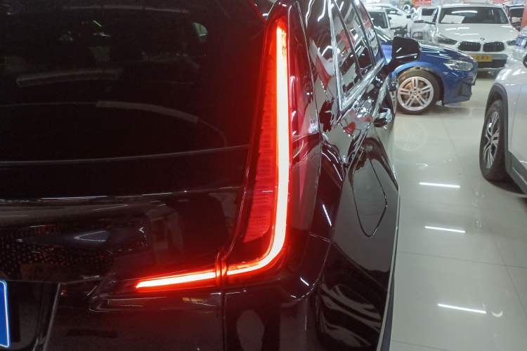 Used Cadillac XT4 2020 28T Two-Wheel-Drive Leading Version